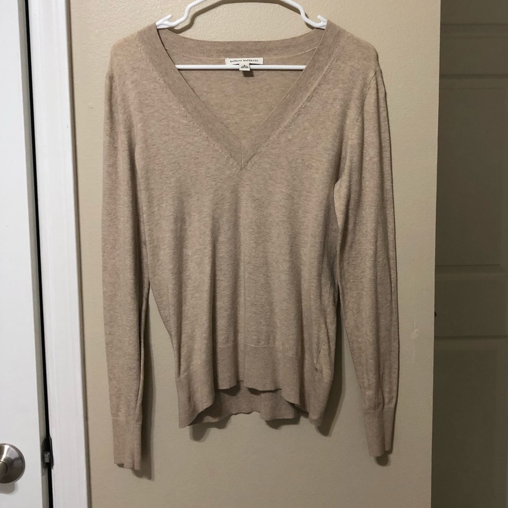 Banana Republic V-Neck Lightweight Sweater